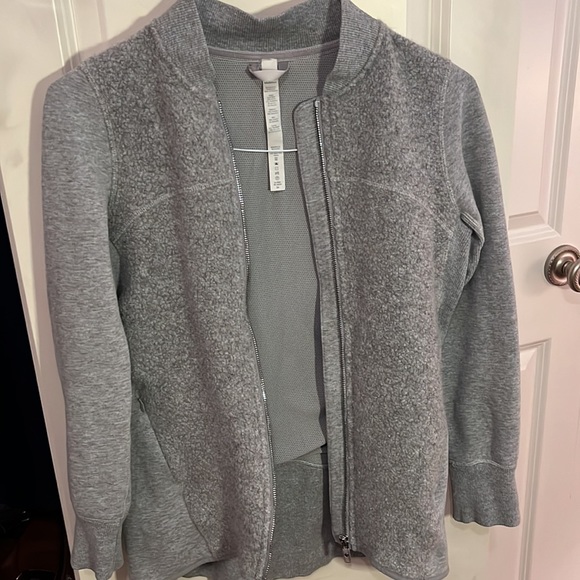 Lululemon full zip grey sweater/jacket with wool size 4 - Picture 2 of 8